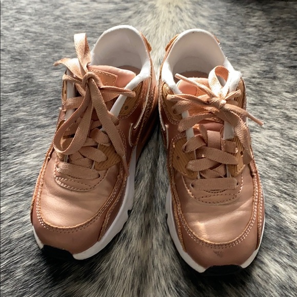 gold air max kids